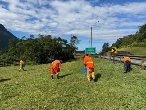 Arteris recolhe 36 mil toneladas de lixo das rodovias e alerta sobre perigos do descarte irregular